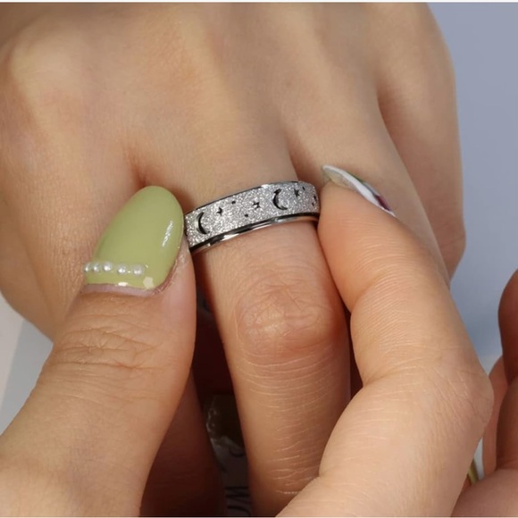Fidget Anxiety Turning Stars and Moons Ring Size 10 rotating, turning, spinning - Picture 4 of 5